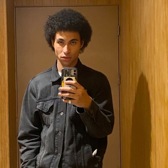 Meet your Posher, Diego - Picture 1 of 1